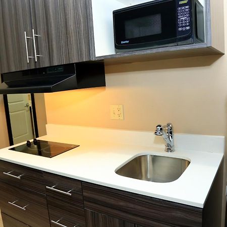 Americas Best Value Inn & Suites-Prairieville Exteriör bild