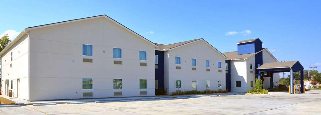 Americas Best Value Inn & Suites-Prairieville Exteriör bild
