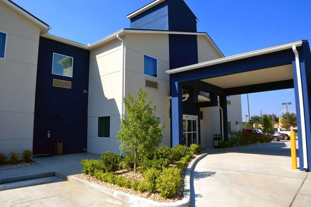 Americas Best Value Inn & Suites-Prairieville Exteriör bild