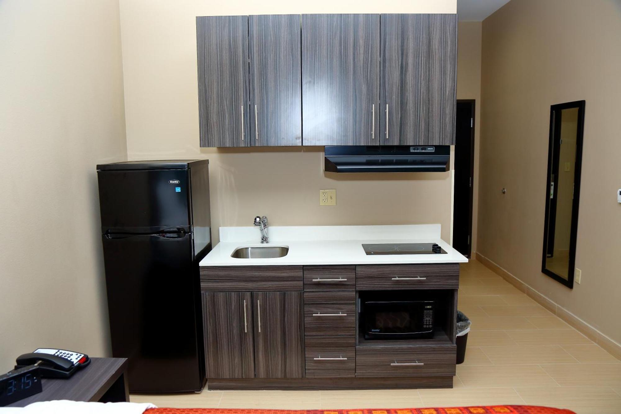 Americas Best Value Inn & Suites-Prairieville Exteriör bild