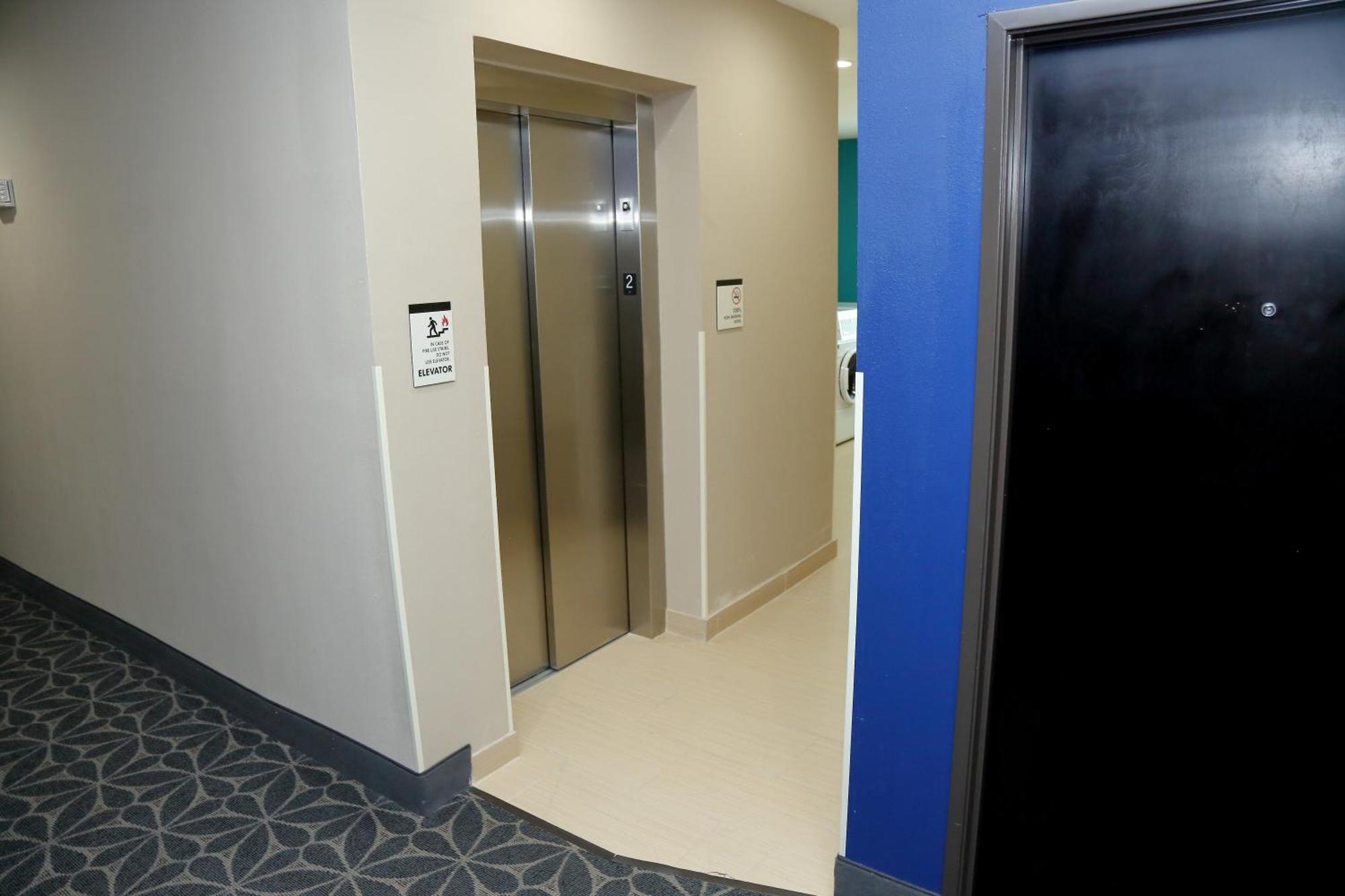 Americas Best Value Inn & Suites-Prairieville Exteriör bild