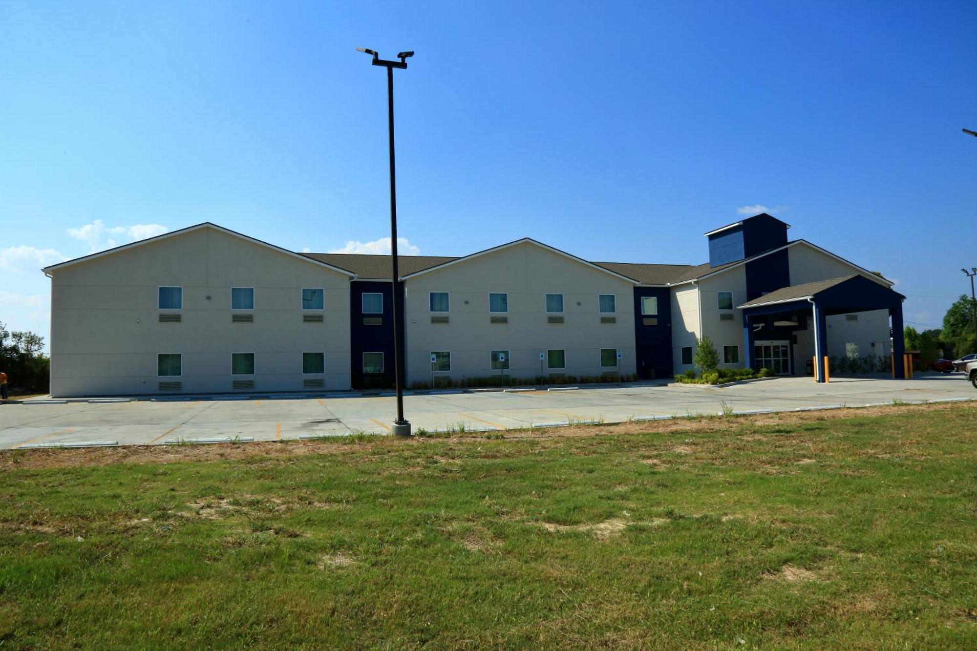 Americas Best Value Inn & Suites-Prairieville Exteriör bild